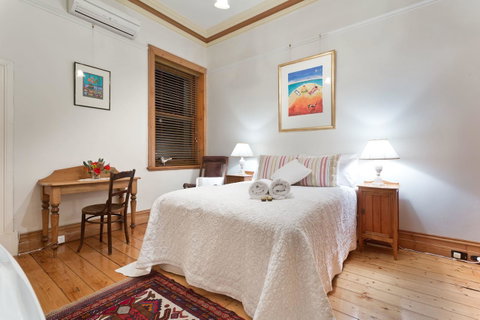 Annie's Victorian Terrace Accommodation Fremantle - Accommodation Burleigh 11
