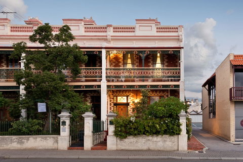 Annie's Victorian Terrace Accommodation Fremantle - Accommodation Burleigh 30