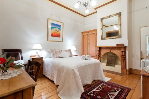 Annie's Victorian Terrace Accommodation Fremantle - Accommodation Burleigh 13