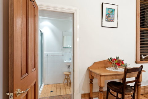 Annie's Victorian Terrace Accommodation Fremantle - Accommodation Burleigh 12