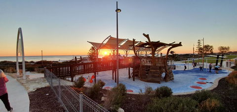 West Beach Lagoon 109 â€“ Amazing Location! - Accommodation Burleigh 18