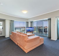 A 406 FANTASTIC OCEAN BEACH and MARINA VIEW APT AT SEASHELLS RESORT - Accommodation Burleigh