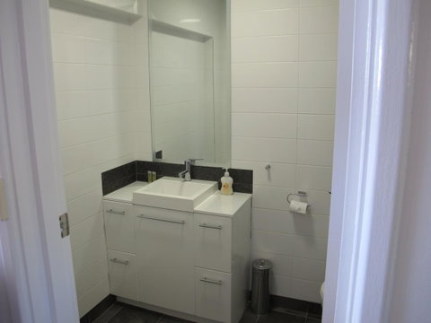 Studio 204 With Harbour, Ocean And Sunset Views From The Balcony - Accommodation Burleigh 21