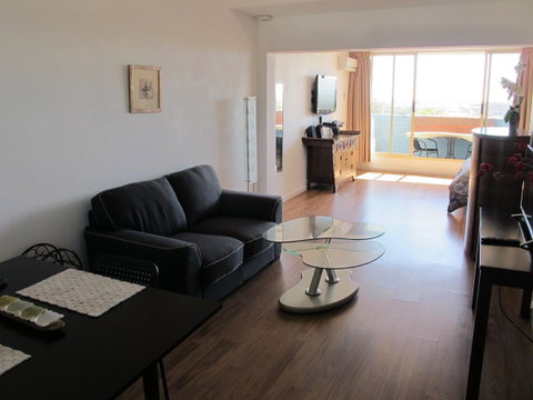 Studio 204 With Harbour, Ocean And Sunset Views From The Balcony - Accommodation Burleigh 8