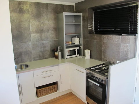 Studio 204 With Harbour, Ocean And Sunset Views From The Balcony - Accommodation Burleigh 20