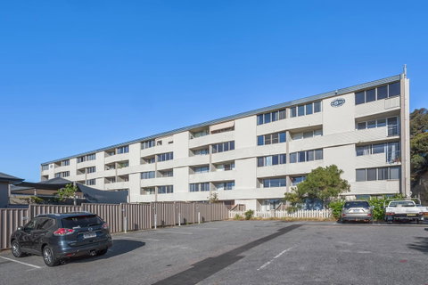 Studio 204 With Harbour, Ocean And Sunset Views From The Balcony - Accommodation Burleigh 25