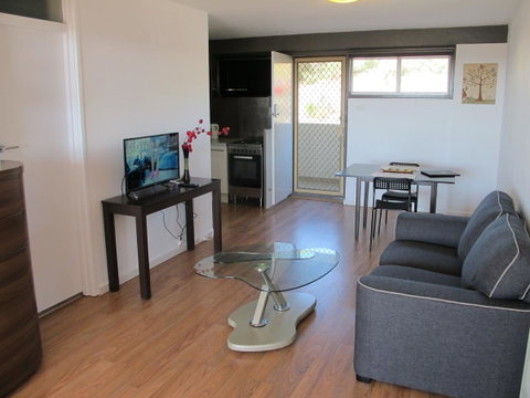 Studio 204 With Harbour, Ocean And Sunset Views From The Balcony - Accommodation Burleigh 9