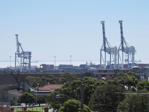 Studio 204 With Harbour, Ocean And Sunset Views From The Balcony - Accommodation Burleigh 11