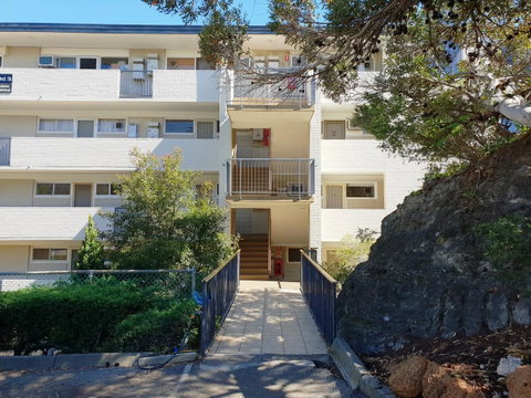 Studio 204 With Harbour, Ocean And Sunset Views From The Balcony - Accommodation Burleigh 17
