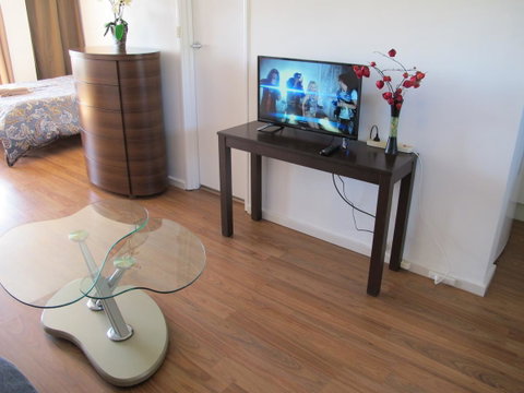 Studio 204 With Harbour, Ocean And Sunset Views From The Balcony - Accommodation Burleigh 15