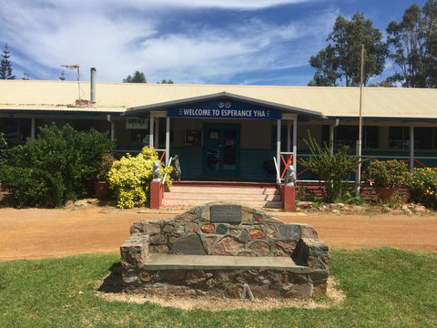 Esperance YHA - Accommodation Burleigh 6