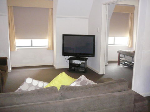 Dragonfly Apartment On Regal - Accommodation Burleigh 11