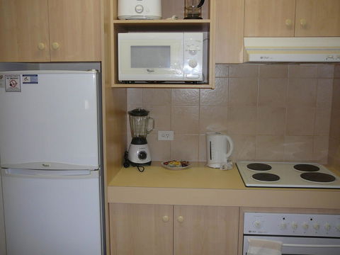 Dragonfly Apartment On Regal - Accommodation Burleigh 16