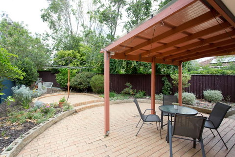 Solhaven - Accommodation Burleigh 15