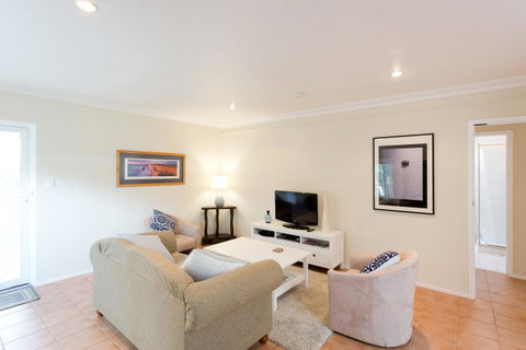 Solhaven - Accommodation Burleigh 4
