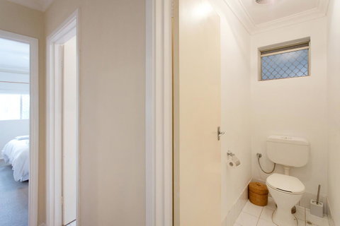 Solhaven - Accommodation Burleigh 11