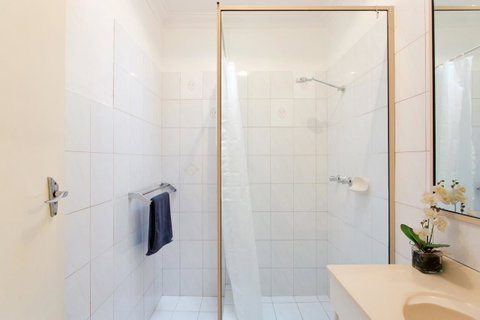 Solhaven - Accommodation Burleigh 9