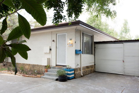 Solhaven - Accommodation Burleigh 18