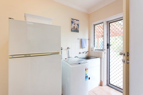 Solhaven - Accommodation Burleigh 13