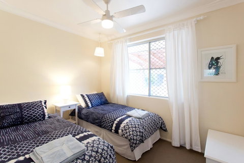 Solhaven - Accommodation Burleigh 12