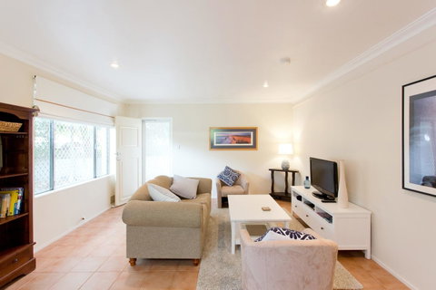 Solhaven - Accommodation Burleigh 5