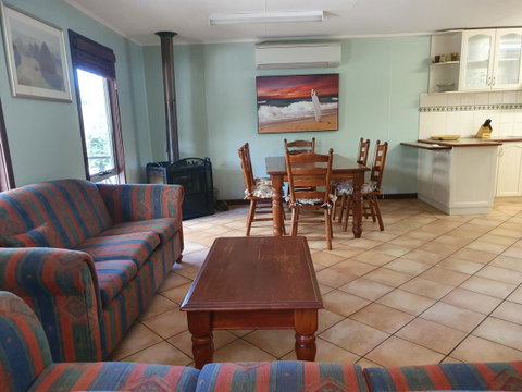 Eagle Bay Discovery - Accommodation Burleigh 6