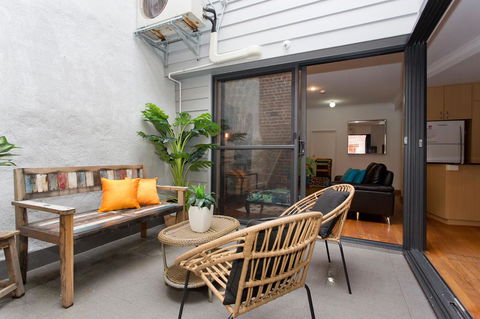 Windows On Pakenham - Accommodation Burleigh 4