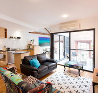 Windows on Pakenham - Accommodation Burleigh