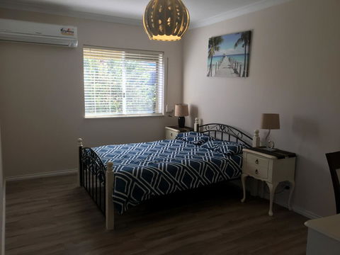 Halls Head Beach House - Accommodation Burleigh 8