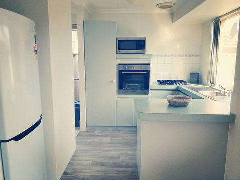 Sea-Esta - Accommodation Burleigh 12