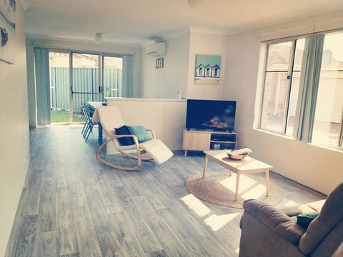 Sea-Esta - Accommodation Burleigh 13