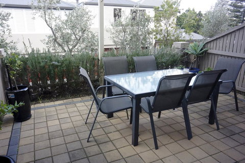 Studio 4 - Ground Floor Fremantle Apartment - Accommodation Burleigh 18