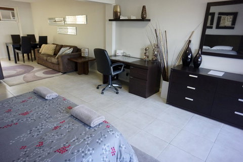 Studio 4 - Ground Floor Fremantle Apartment - Accommodation Burleigh 1