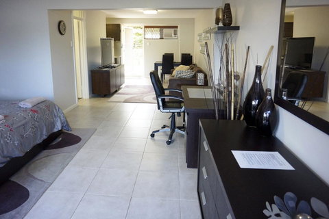 Studio 4 - Ground Floor Fremantle Apartment - Accommodation Burleigh 11