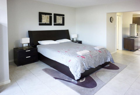 Studio 4 - Ground Floor Fremantle Apartment - Accommodation Burleigh 14