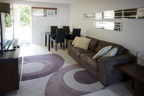 Studio 4 - Ground Floor Fremantle Apartment - Accommodation Burleigh 2