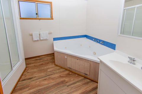 Discovery Parks - Devonport - Accommodation Burleigh 5