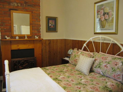 Arendon Cottage - Accommodation Burleigh 1