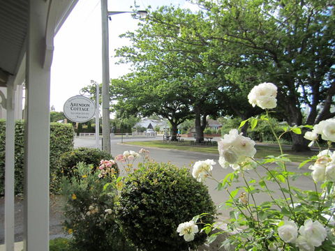 Arendon Cottage - Accommodation Burleigh 5