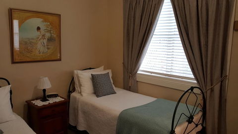 Arendon Cottage - Accommodation Burleigh 9