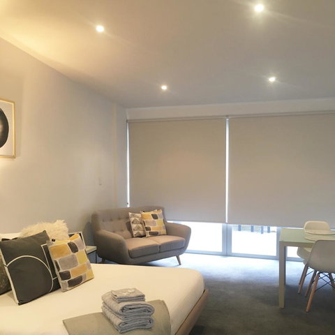 Sandy Bay Studio Apartment - Accommodation Burleigh 2
