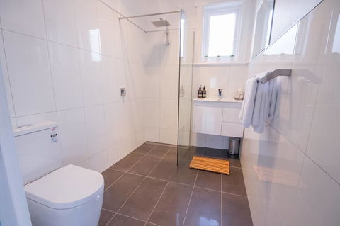 49 Pedder - Accommodation Burleigh 7
