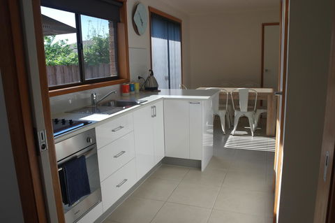 Modern 2 Bedroom Appartment - Accommodation Burleigh 3
