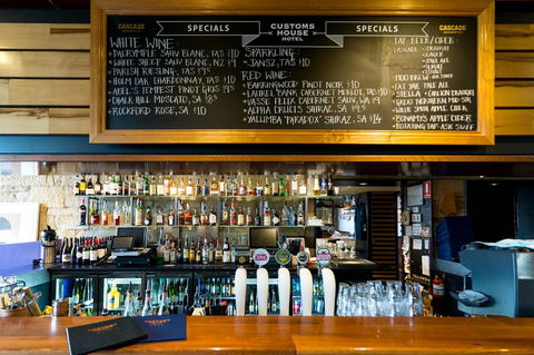 Customs House Hotel - Accommodation Burleigh 7