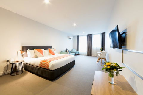Customs House Hotel - Accommodation Burleigh 37