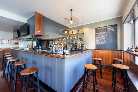Customs House Hotel - Accommodation Burleigh 13