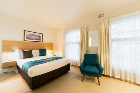 Customs House Hotel - Accommodation Burleigh 11