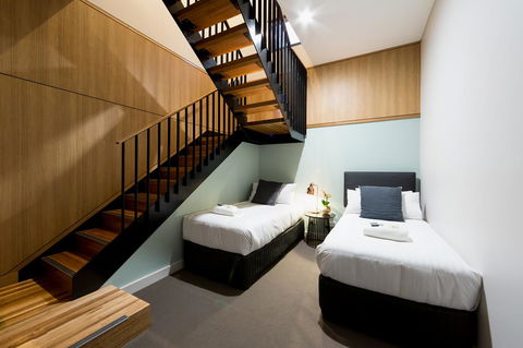 Customs House Hotel - Accommodation Burleigh 38