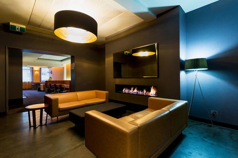 Customs House Hotel - Accommodation Burleigh 31