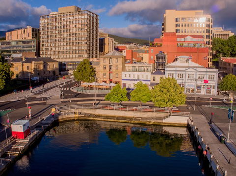 Customs House Hotel - Accommodation Burleigh 2